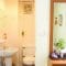 Wendy House Guesthouse Bathroom